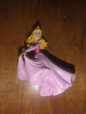 AURORA SLEEPING BEAUTY DISNEY 2.5” ACTION FIGURE TOY (PRE-OWNED)
